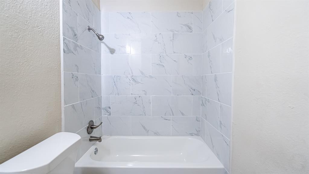1848 Coral Road Pelican Bay, TX 76020 - Photo 17 of 28