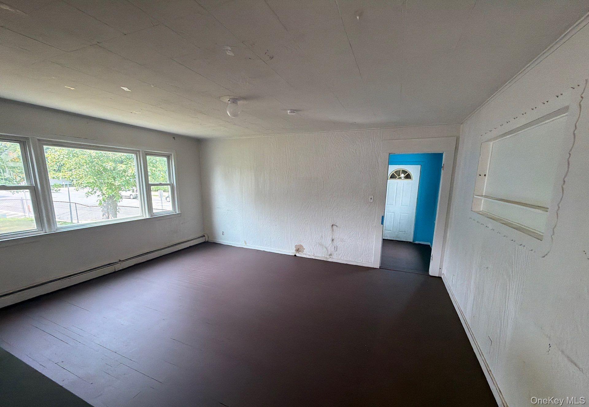 583 Straight Path West Babylon, NY 11704 - Photo 5 of 17