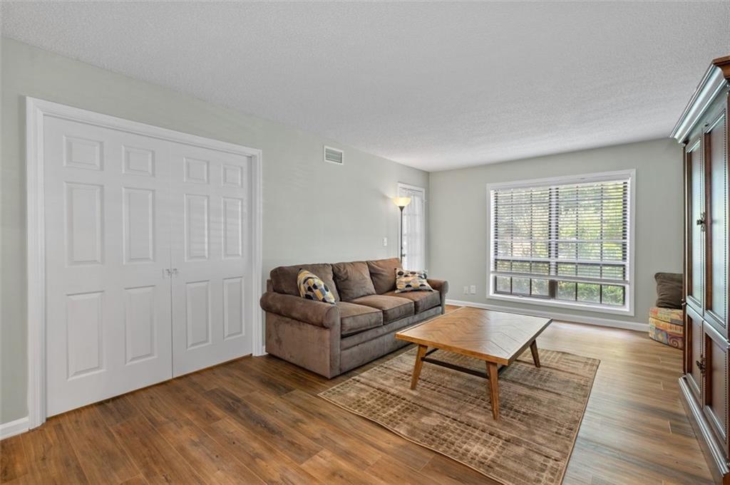 6851 Roswell Road, Unit H18 Atlanta, GA 30328 - Photo 7 of 33