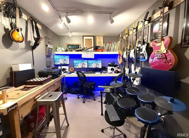 $514,900 | 918 North Harv-Wright Road, Bloomfield, IN 47424