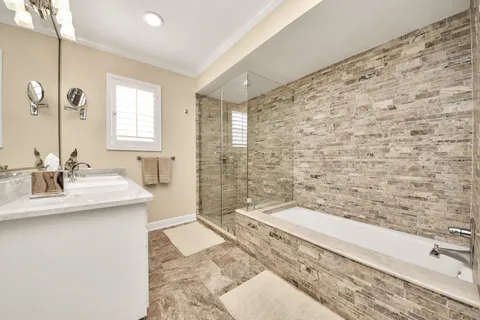 $599,000 | 31 Bendwood Drive, Sugar Land, TX 77478