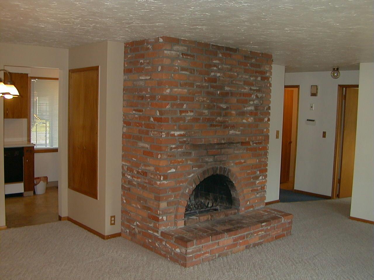 9513 North Ivanhoe Road Spokane, WA 99218 - Photo 4 of 13