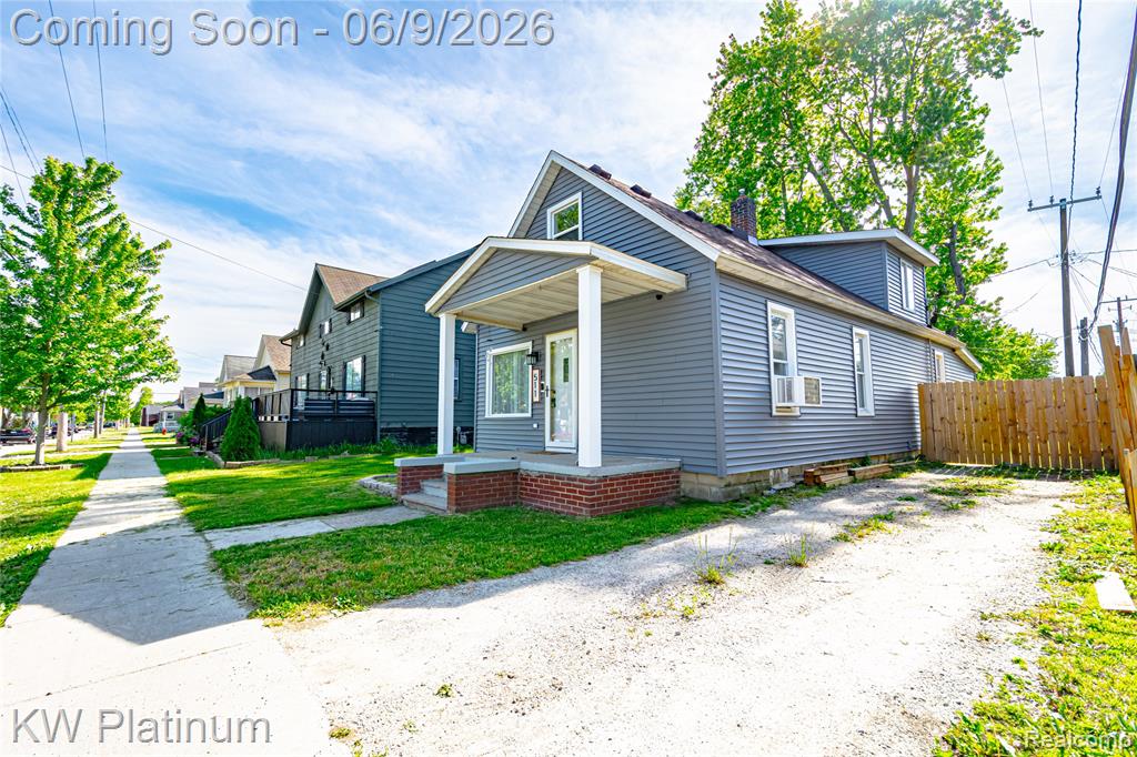 511 13th Street Port Huron, MI 48060 - Photo 2 of 23