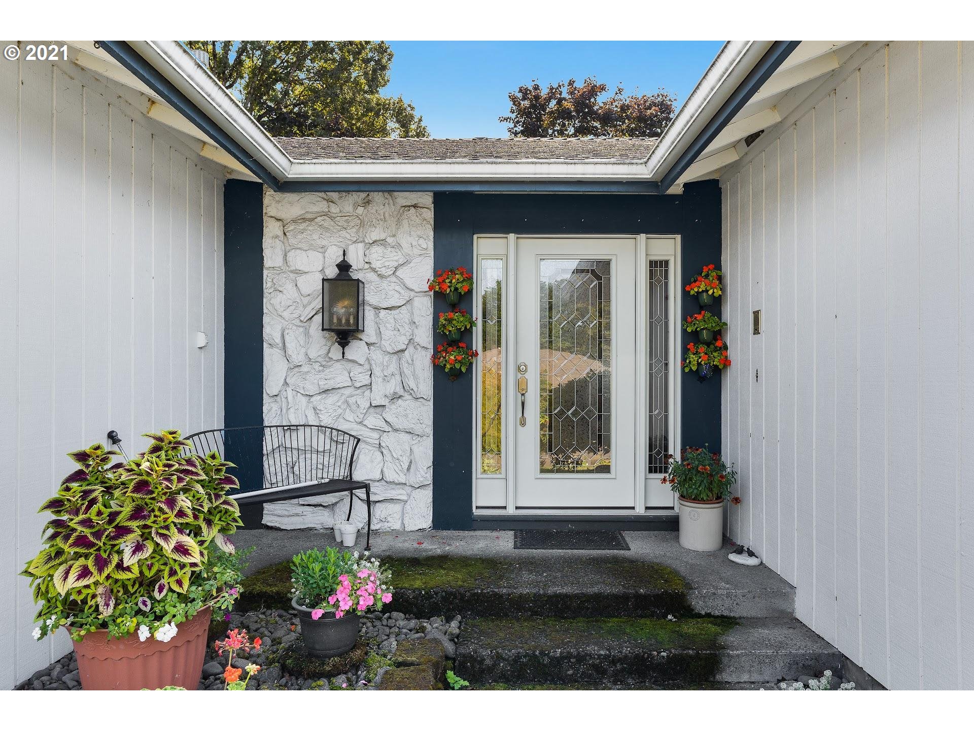 14620 Southwest Glenbrook Road Beaverton, OR 97007 - Photo 2 of 31 Gallery Image 2