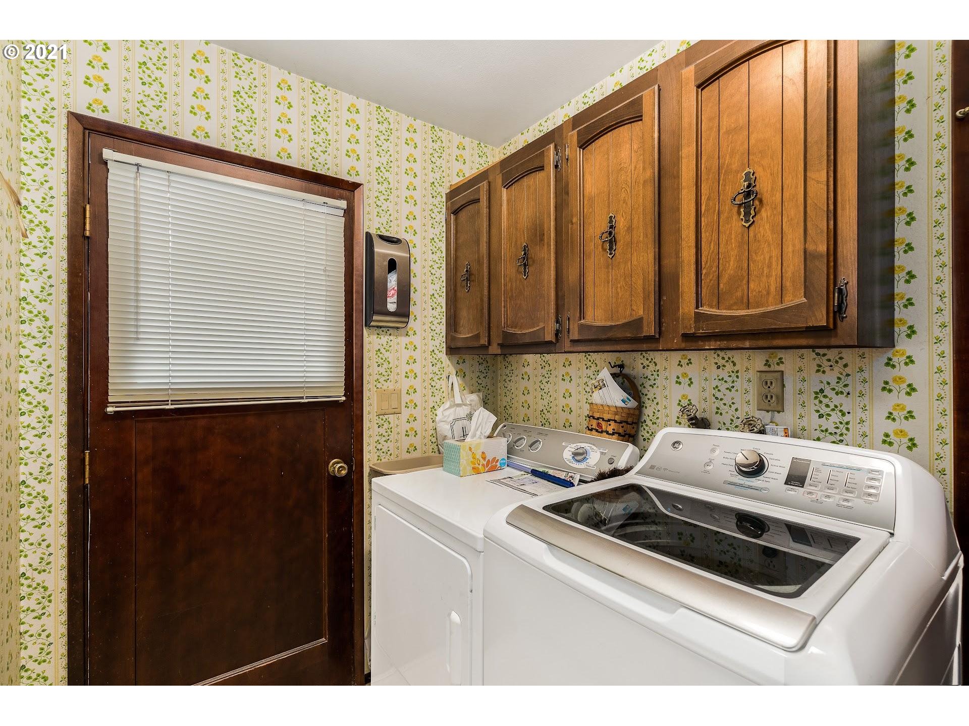14620 Southwest Glenbrook Road Beaverton, OR 97007 - Photo 14 of 31 Gallery Image 14