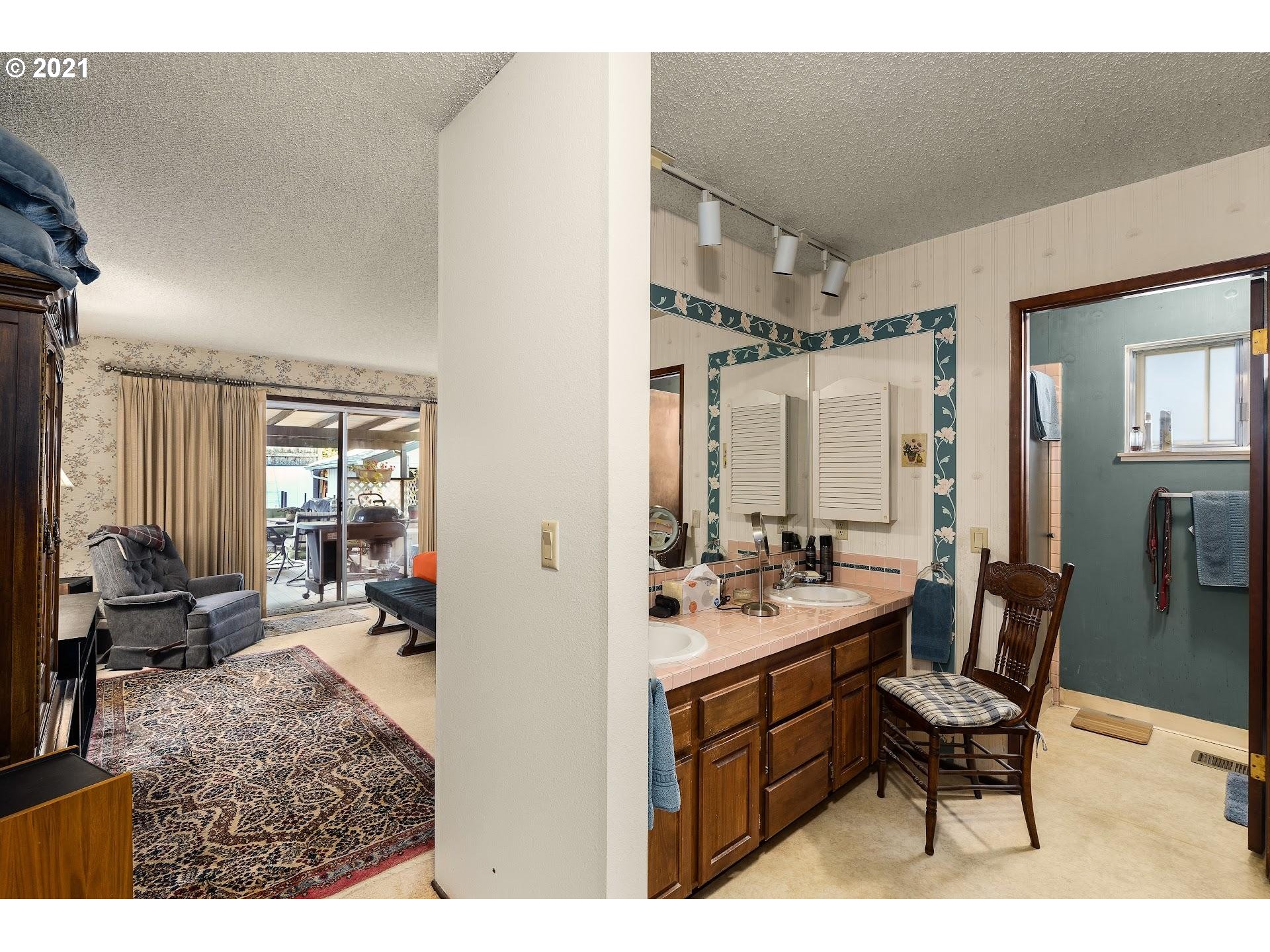 14620 Southwest Glenbrook Road Beaverton, OR 97007 - Photo 16 of 31 Gallery Image 16