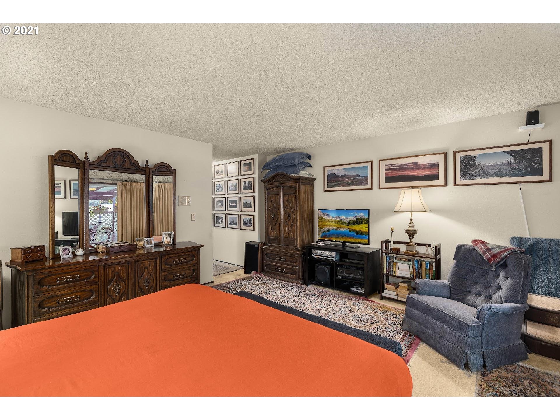 14620 Southwest Glenbrook Road Beaverton, OR 97007 - Photo 19 of 31 Gallery Image 19