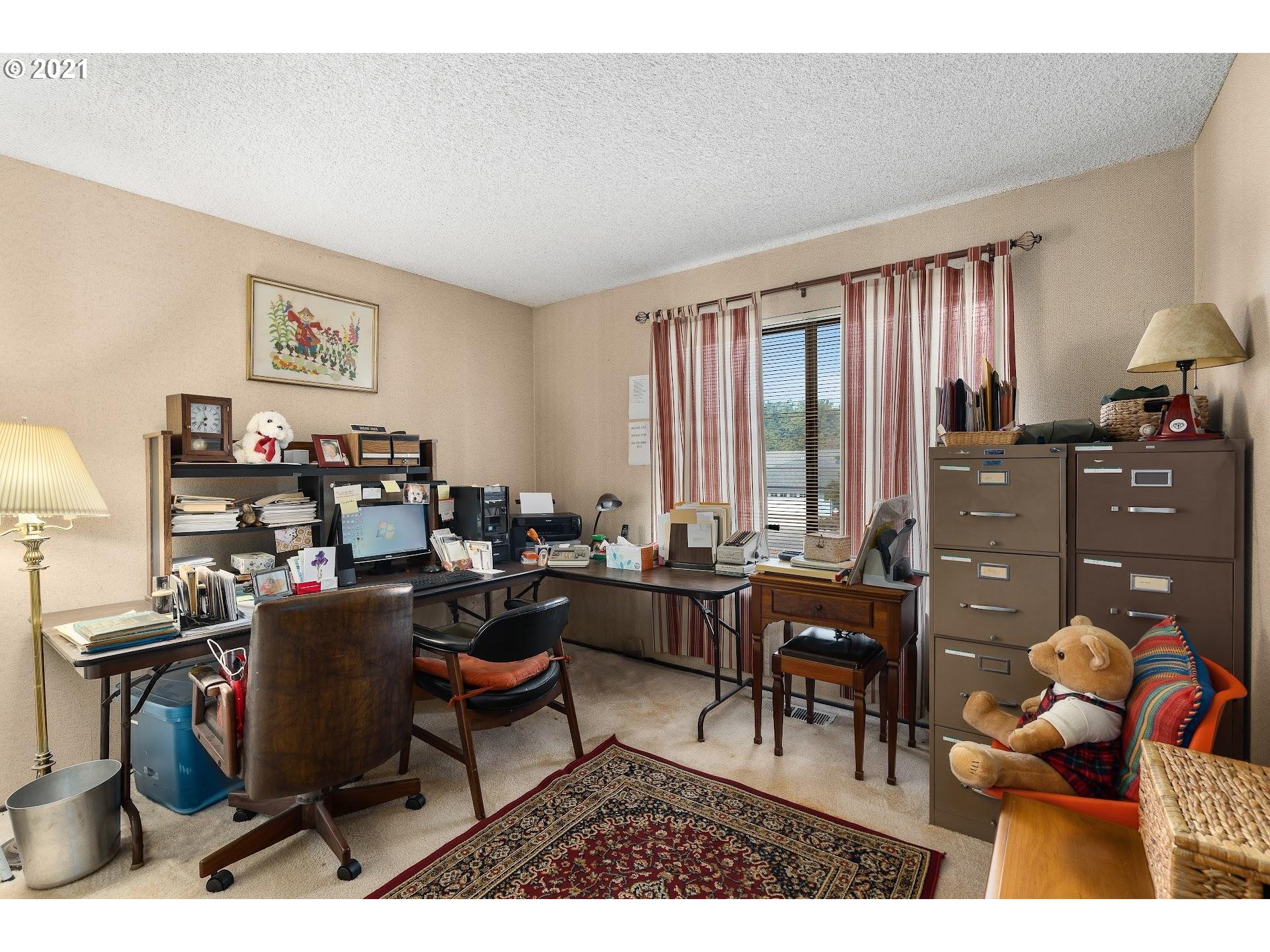 14620 Southwest Glenbrook Road Beaverton, OR 97007 - Photo 20 of 31 Gallery Image 20