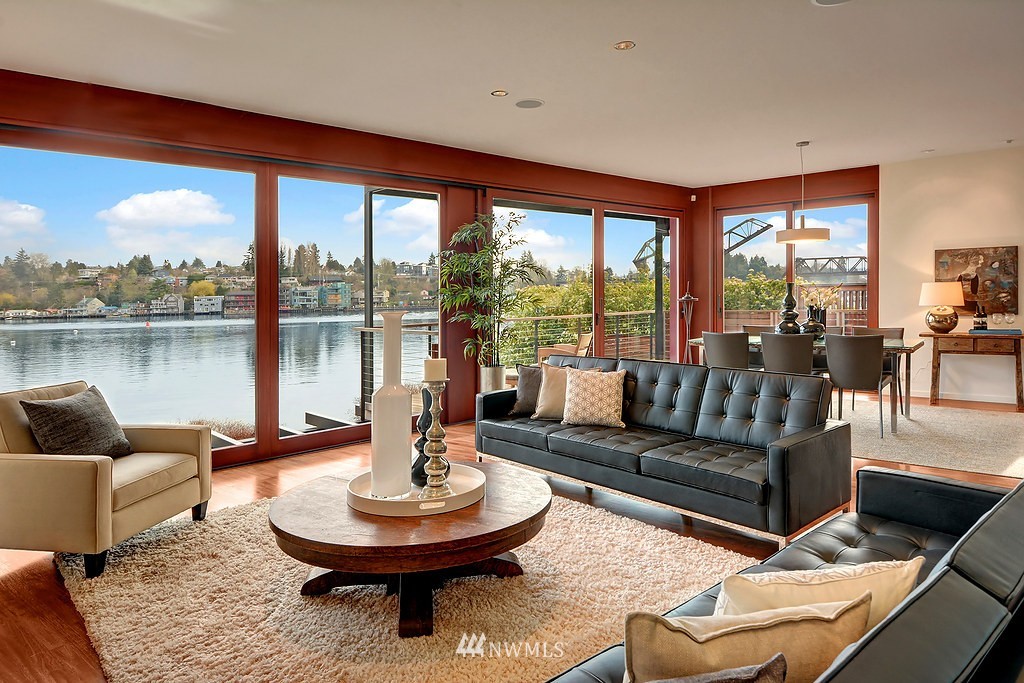3744 West Commodore Way Seattle, WA 98199 - Photo 13 of 25 Gallery Image 13