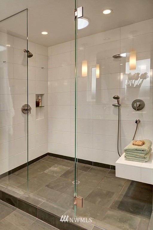 3744 West Commodore Way Seattle, WA 98199 - Photo 16 of 25 Gallery Image 16