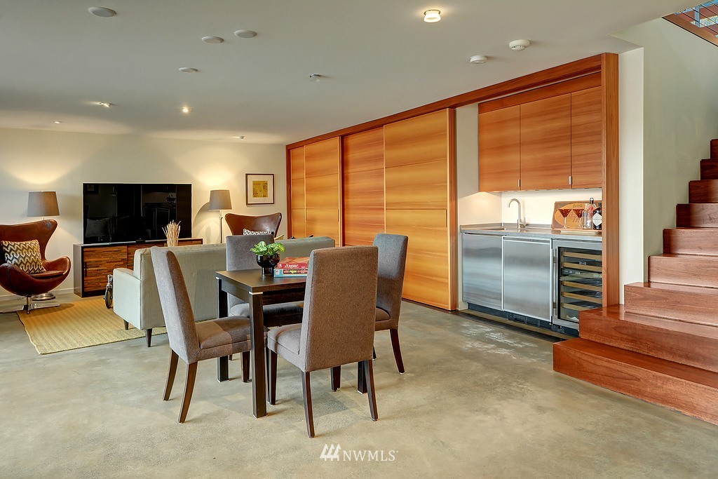 3744 West Commodore Way Seattle, WA 98199 - Photo 20 of 25 Gallery Image 20