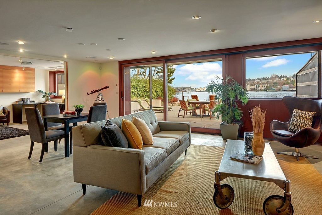 3744 West Commodore Way Seattle, WA 98199 - Photo 22 of 25 Gallery Image 22