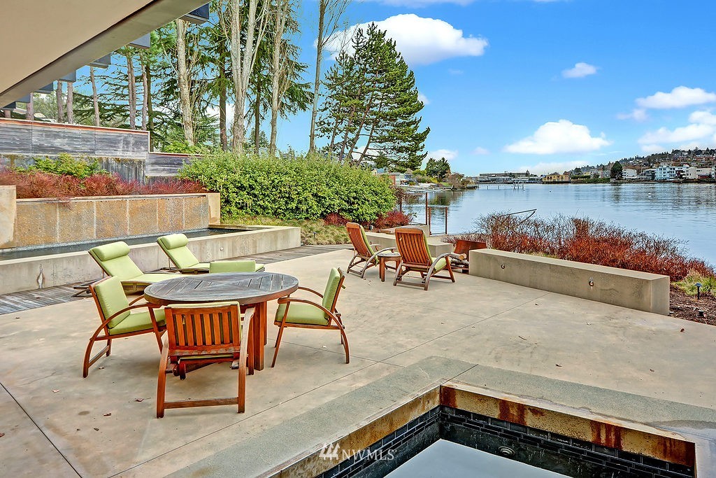 3744 West Commodore Way Seattle, WA 98199 - Photo 23 of 25 Gallery Image 23