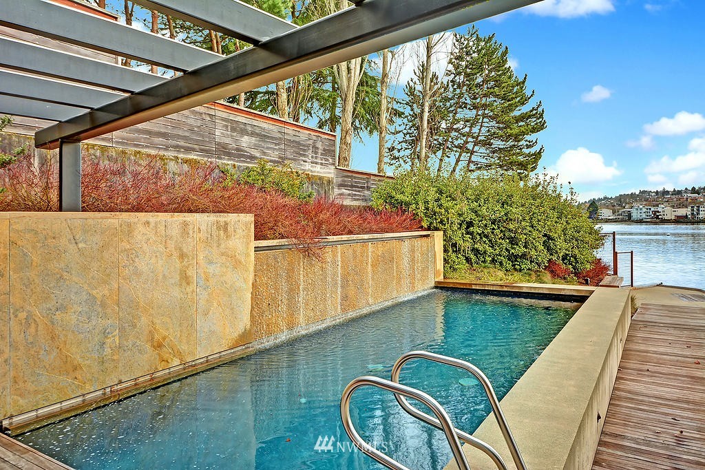 3744 West Commodore Way Seattle, WA 98199 - Photo 24 of 25 Gallery Image 24
