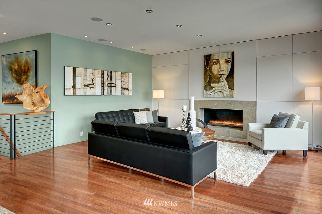 3744 West Commodore Way Seattle, WA 98199 - Photo 8 of 25 Gallery Image 8