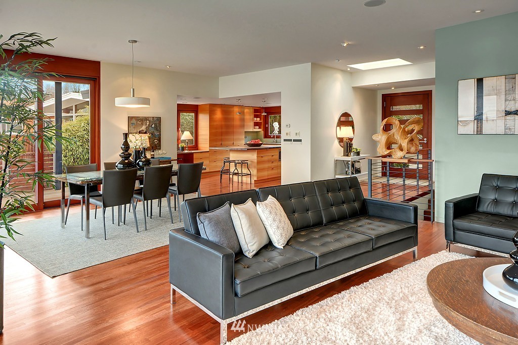 3744 West Commodore Way Seattle, WA 98199 - Photo 10 of 25 Gallery Image 10