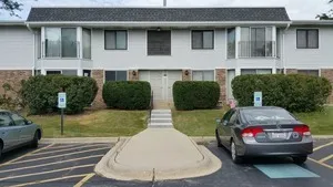 $1,500 | 2730 Mitchell Drive, Unit 2, Woodridge, IL 60517