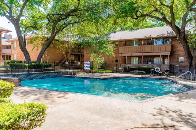 $214,000 | 10552 High Hollows Drive, Unit 234, Dallas, TX 75230