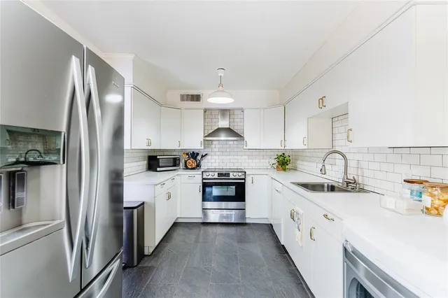 $214,000 | 10552 High Hollows Drive, Unit 234, Dallas, TX 75230