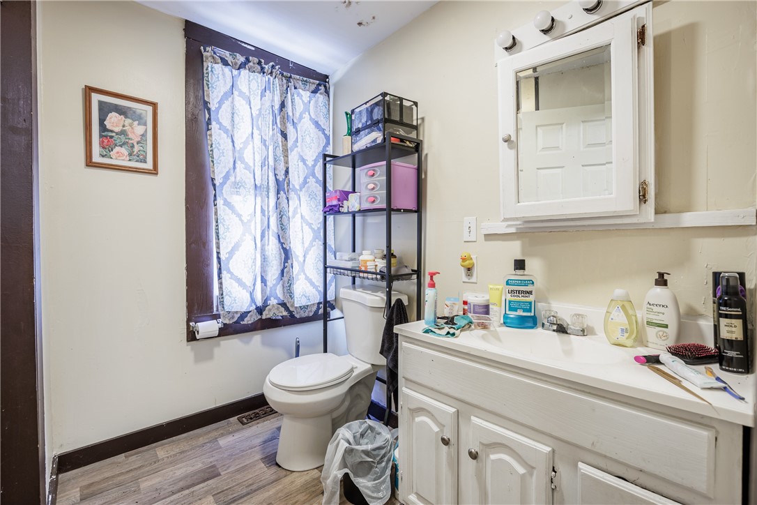 39 Austin Street, Unit 39 Rochester, NY 14606 - Photo 22 of 29 39 down- bathroom