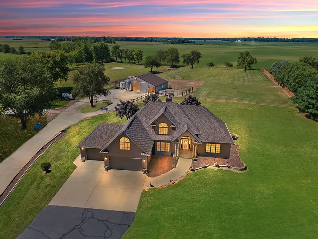 $649,900 | 17707 Highway 113, Wilmington, IL 60481