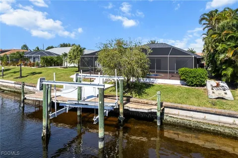 $549,900 | 2546 Southwest 38th Terrace, Cape Coral, FL 33914
