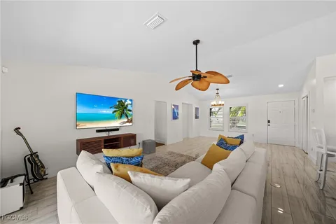 $549,900 | 2546 Southwest 38th Terrace, Cape Coral, FL 33914