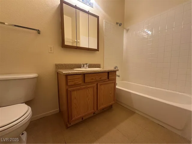 $925 | 2011 Sue Court, Unit 105, Las Vegas, NV 89108