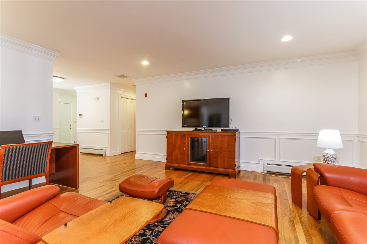 673 Front Street Manchester, NH 03102 - Photo 10 of 29 Gallery Image 10