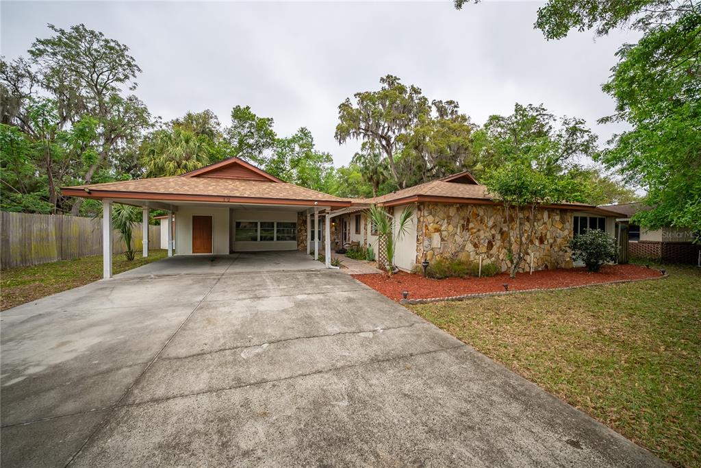 12 Spring Lake Way Ocala, FL 34472 - Photo 3 of 57