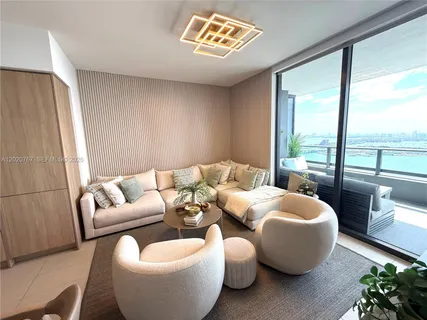 $1,700,000 | 159 Northeast 6th Street, Unit 4016, Miami, FL 33132