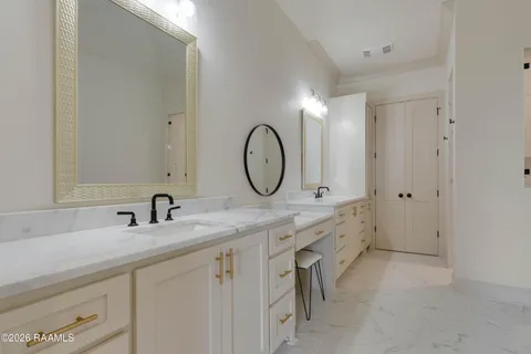 $432,000 | 104 Alexander Palm Avenue, Youngsville, LA 70592