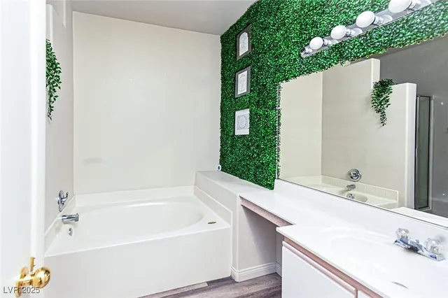 $195,000 | 5751 East Hacienda Avenue, Unit 264, Las Vegas, NV 89122