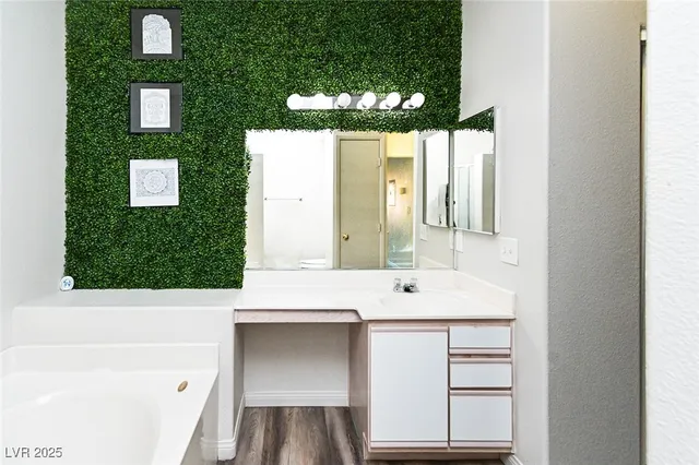 $195,000 | 5751 East Hacienda Avenue, Unit 264, Las Vegas, NV 89122