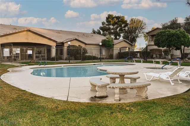 $195,000 | 5751 East Hacienda Avenue, Unit 264, Las Vegas, NV 89122