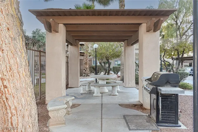 $195,000 | 5751 East Hacienda Avenue, Unit 264, Las Vegas, NV 89122