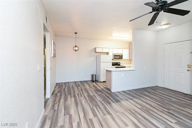 $195,000 | 5751 East Hacienda Avenue, Unit 264, Las Vegas, NV 89122