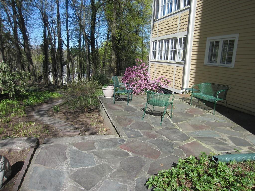 28 Longfellow Road Wellesley, MA 02481 - Photo 19 of 27