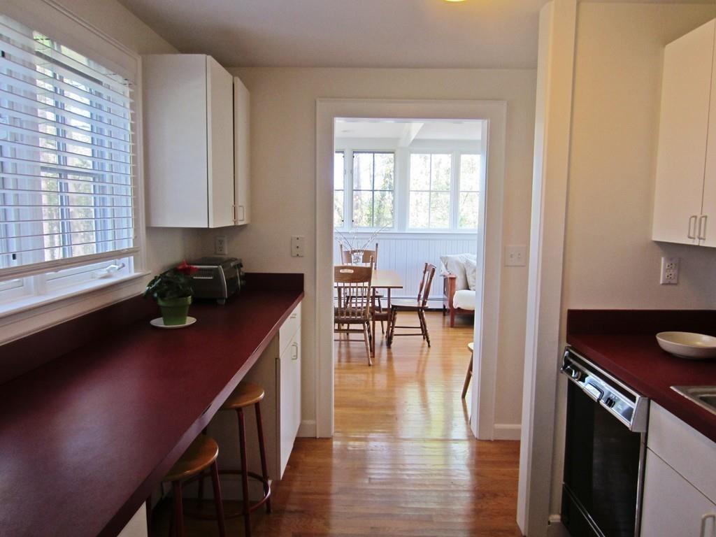 28 Longfellow Road Wellesley, MA 02481 - Photo 23 of 27