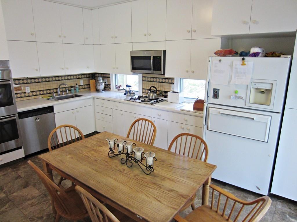 28 Longfellow Road Wellesley, MA 02481 - Photo 10 of 27