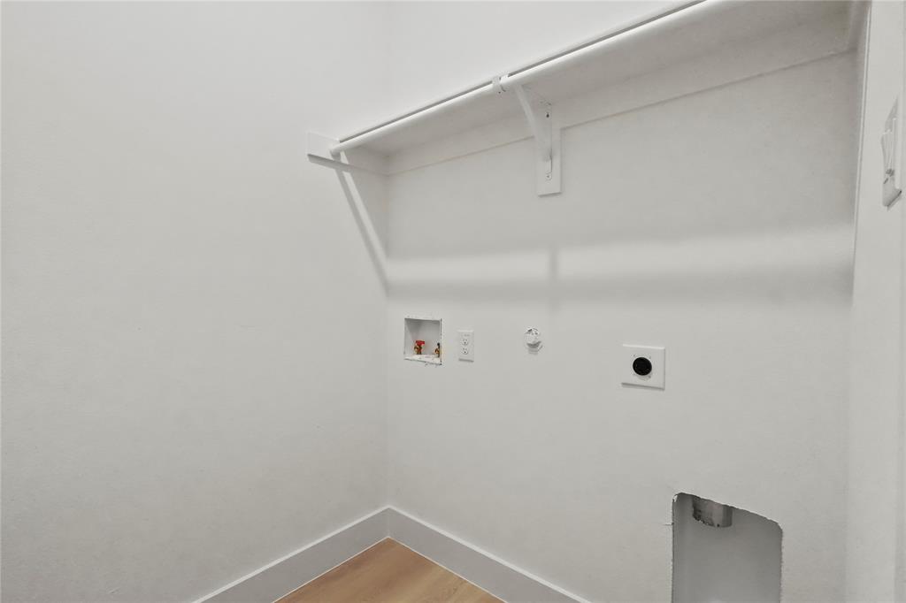 2404 52nd Street Dallas, TX 75216 - Photo 10 of 21 a view of small space