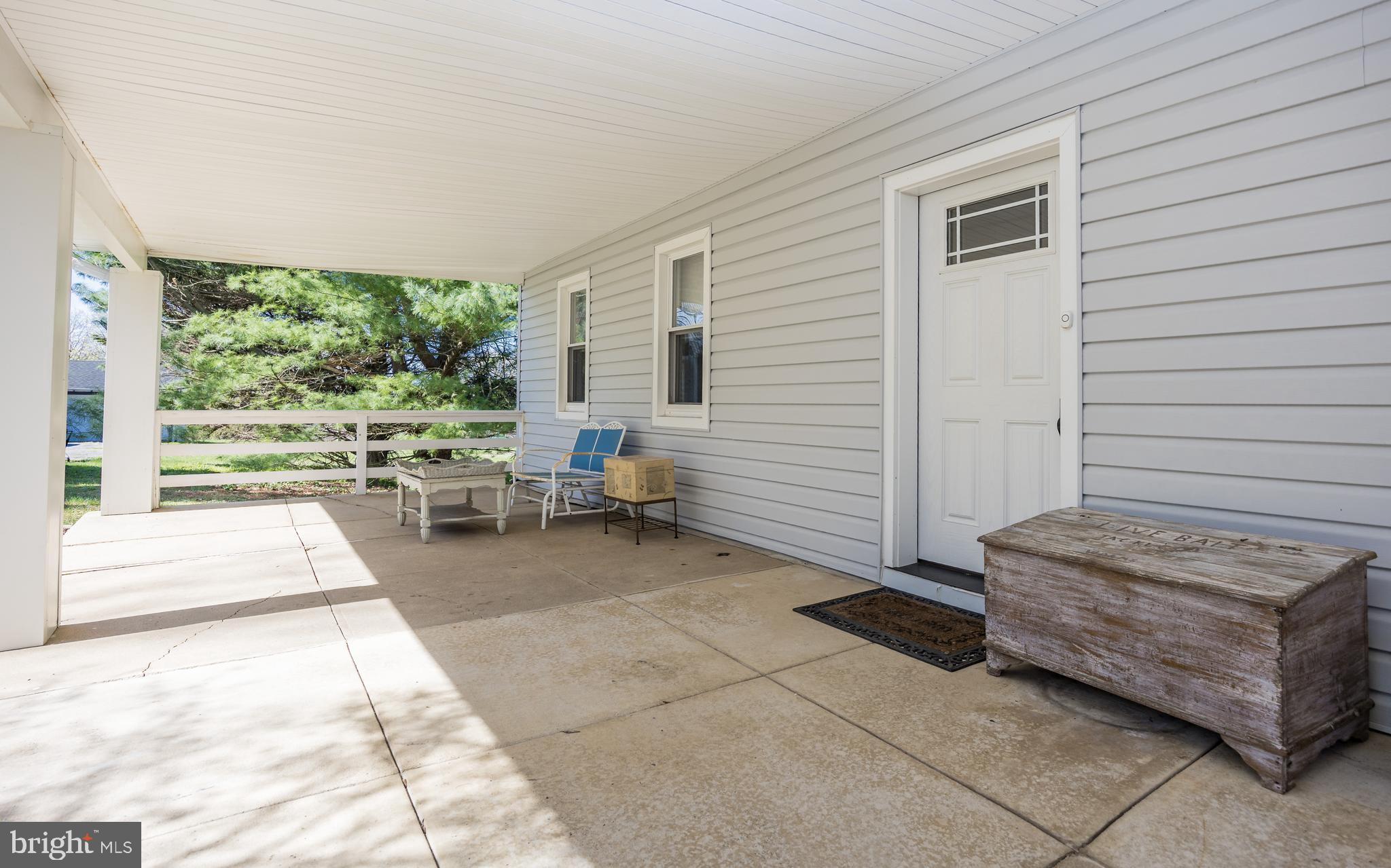 820 Sharpless Road Hockessin, DE 19707 - Photo 3 of 55