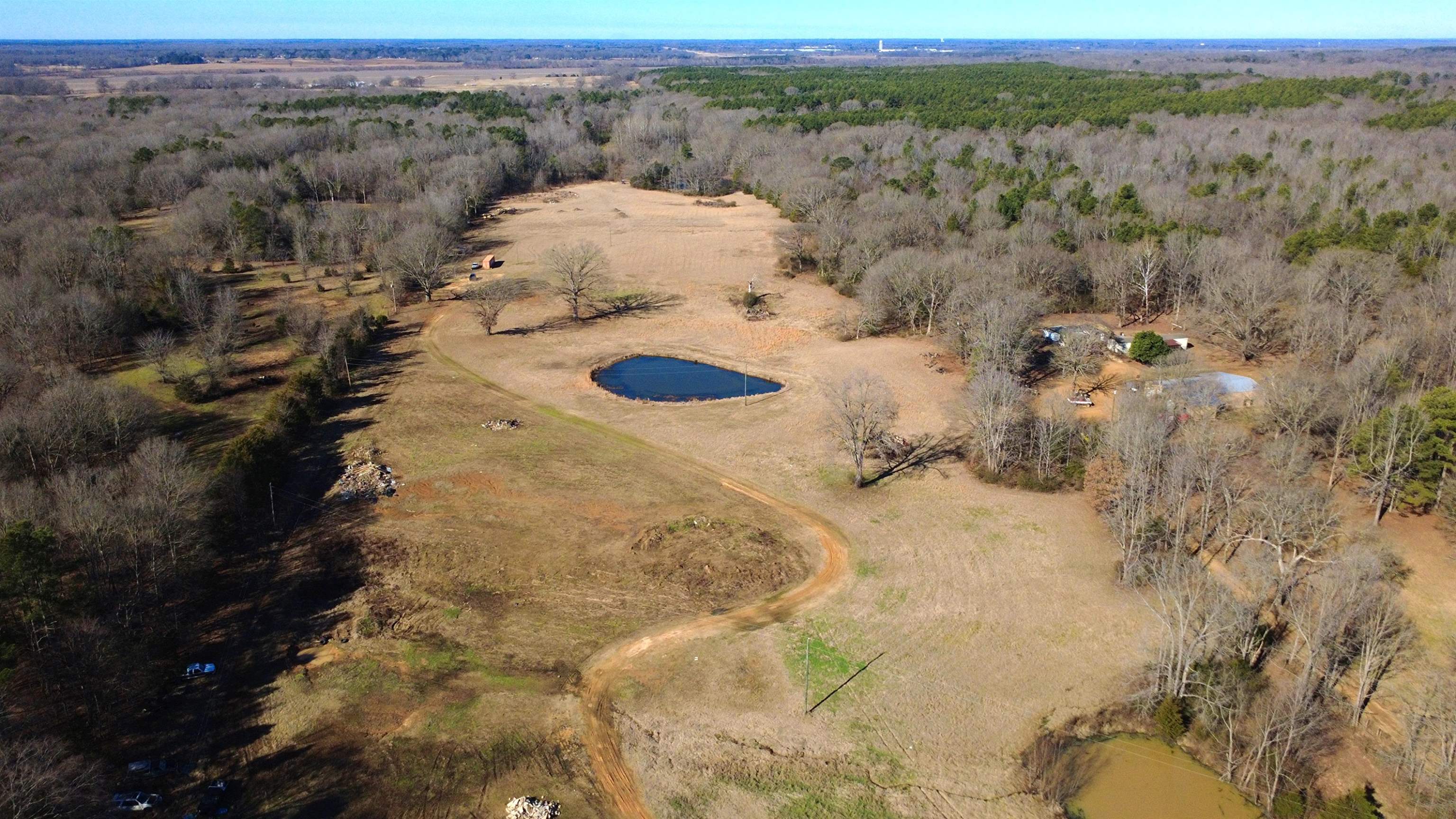 2023 Gravel Springs Road Senatobia, MS 38668 - Photo 4 of 9