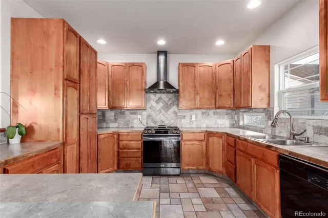 $550,000 | 1210 Glen Creighton Drive, Dacono, CO 80514