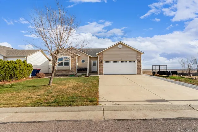 $550,000 | 1210 Glen Creighton Drive, Dacono, CO 80514