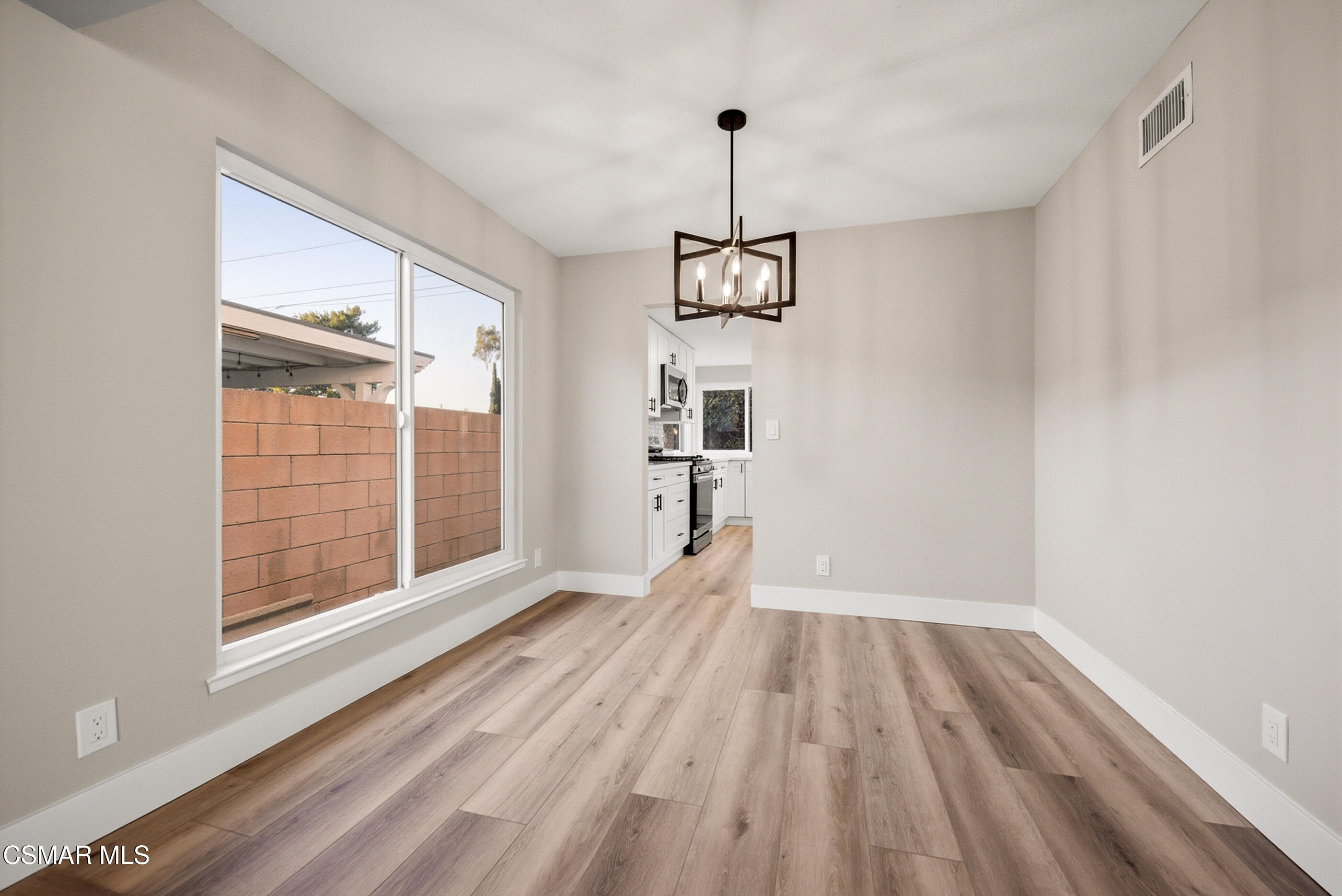 2405 Lee Street Simi Valley, CA 93065 - Photo 11 of 34 2405 Lee St Simi Valley-11