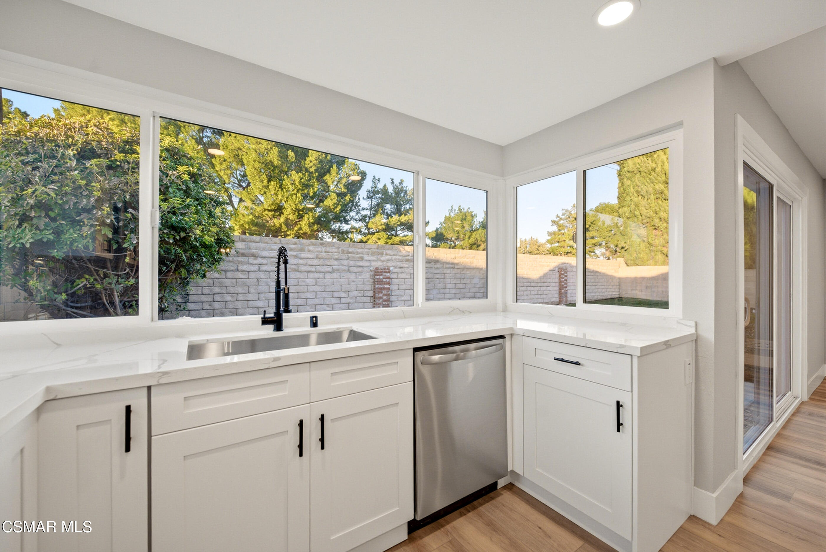 2405 Lee Street Simi Valley, CA 93065 - Photo 17 of 34 2405 Lee St Simi Valley-17