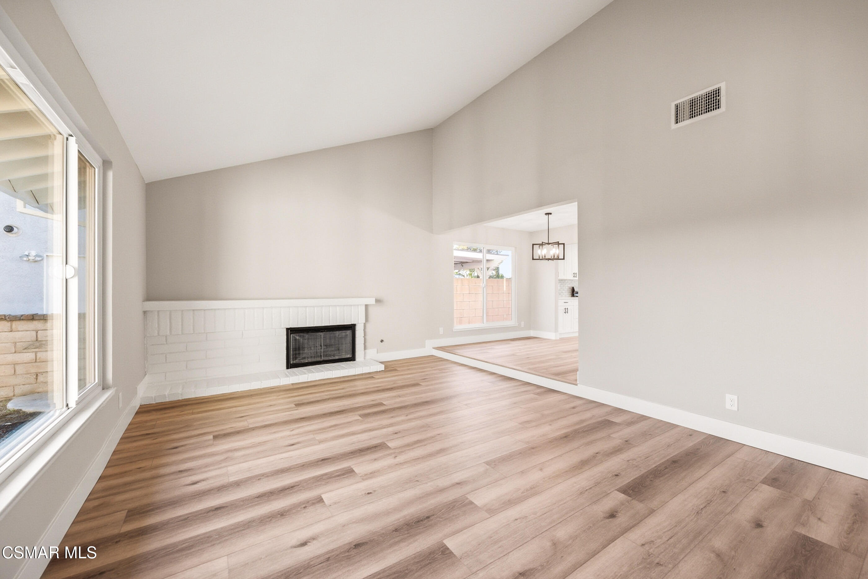 2405 Lee Street Simi Valley, CA 93065 - Photo 7 of 34 2405 Lee St Simi Valley-7