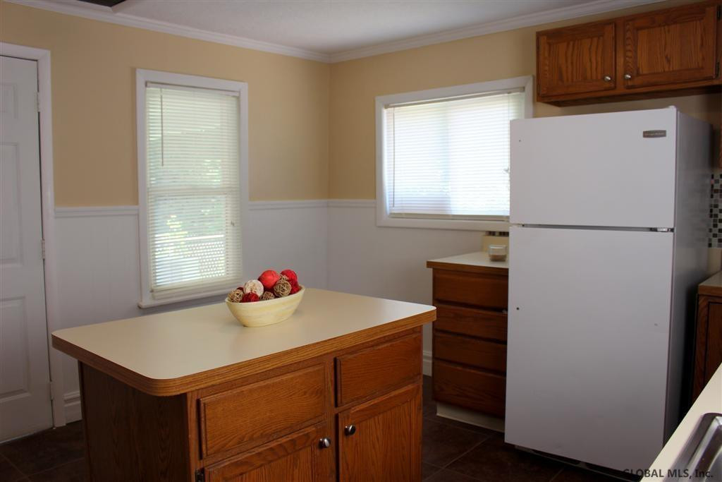 11 Eagle Street Gloversville, NY 12078 - Photo 5 of 19 Photo 5