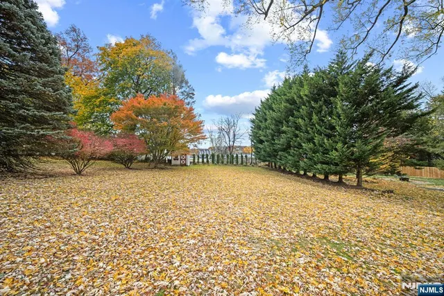 $865,000 | 70 Highland Avenue, Midland Park, NJ 07432